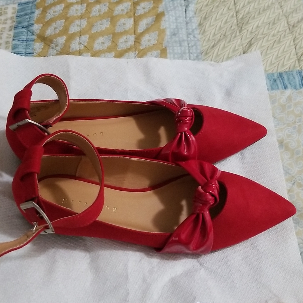 Metaphor flat shoes